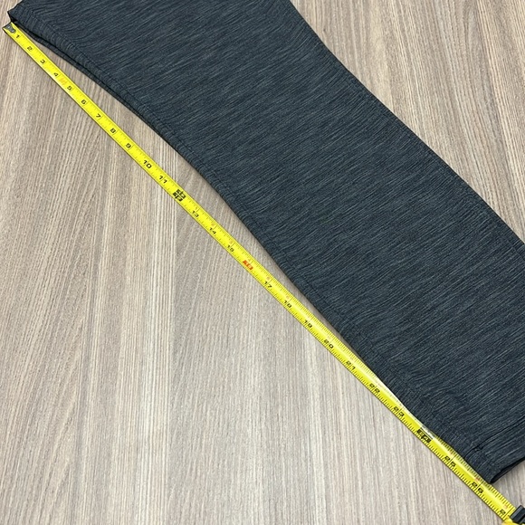 Lululemon On The Fly Pant 26" in Heathered Black Size 2 - Picture 7 of 7